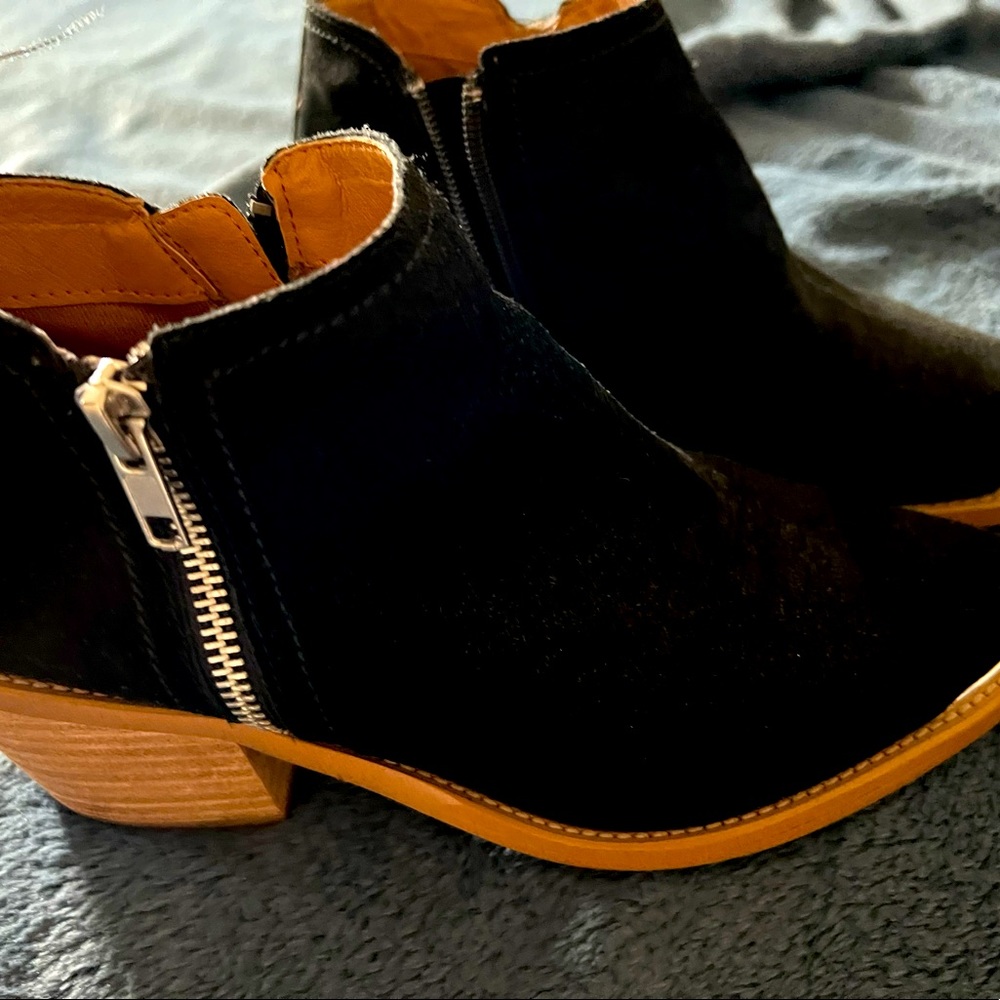 Like new, black low cut booties.